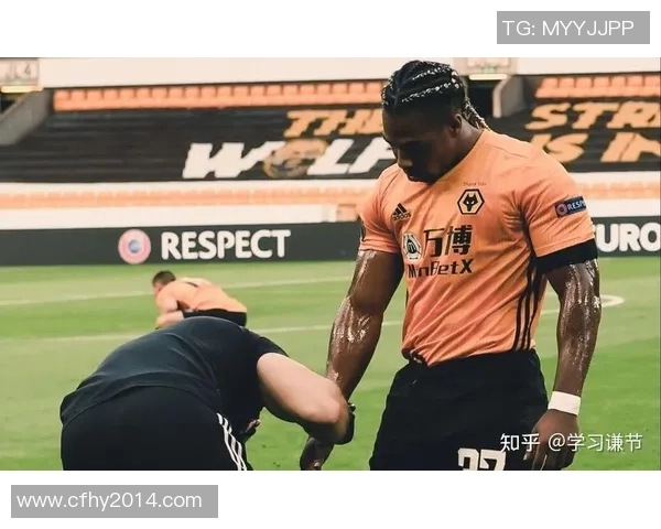 模仿足球明星射门技巧视频教你如何精准进球提升球技